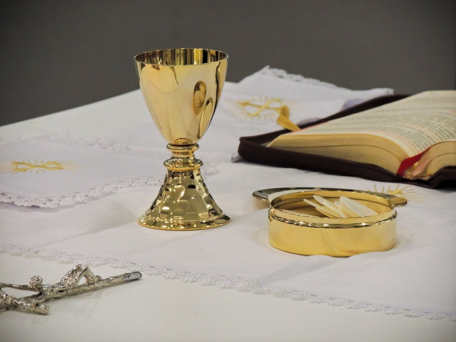 Eucharistie_by_geraldoduartte_pixabay_pfarrbriefservice (c) GeraldoDuartte / Pixabay.com