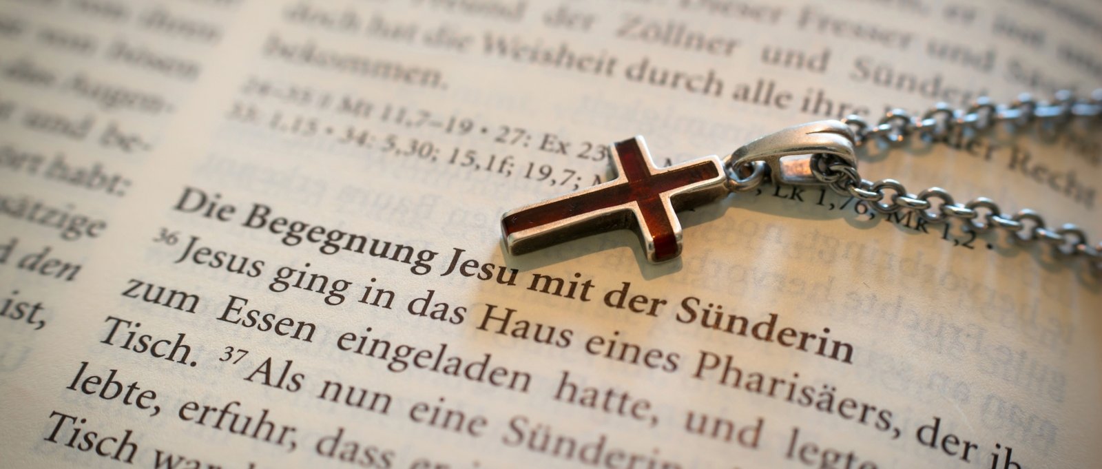 Bibel Sünderin Beichte (c) Didgeman / Pixabay.com