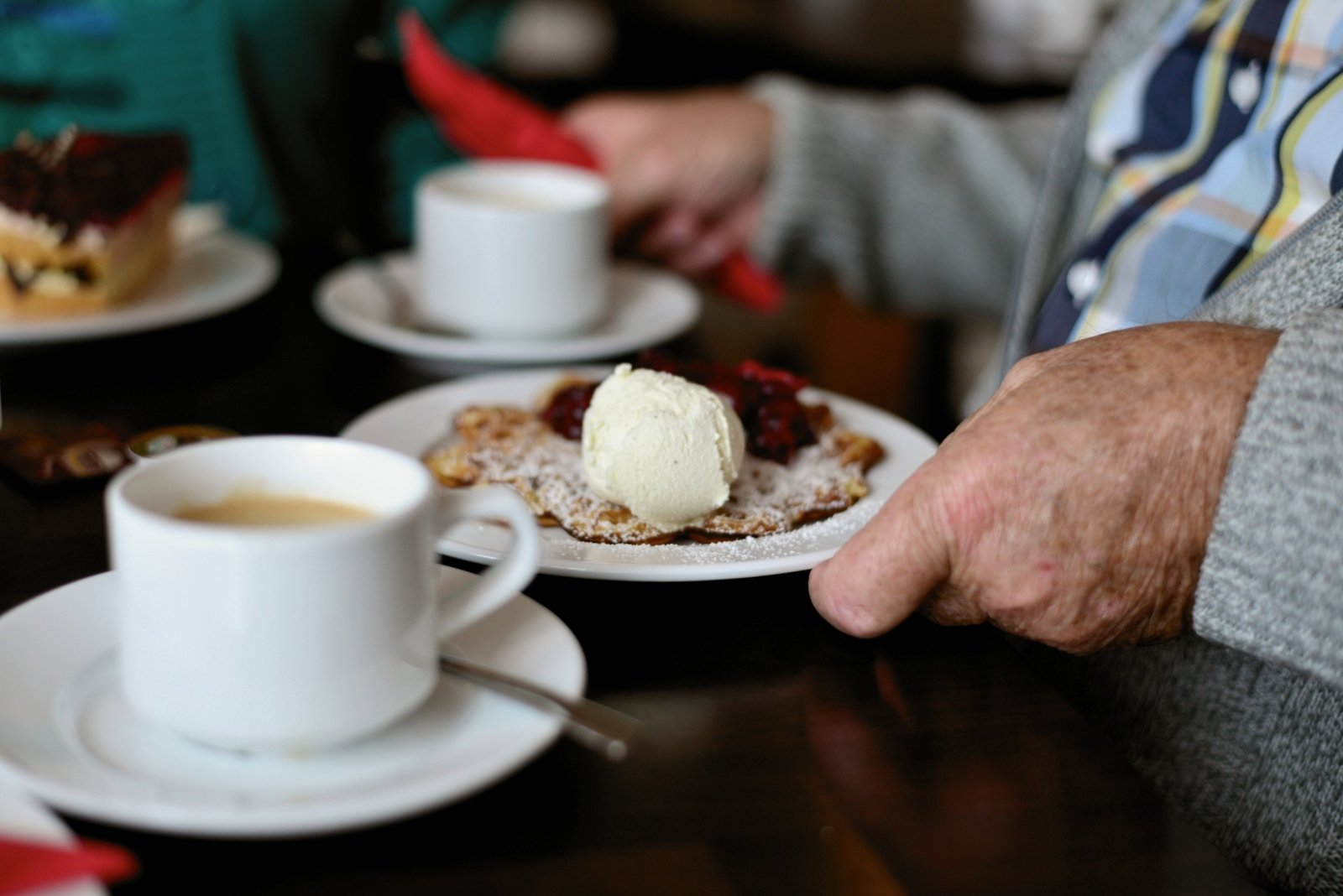 cafe-3699340_by_congerdesign_cc0-gemeinfrei_pixabay_pfarrbriefservice (c) congerdesign / cc0 – gemeinfrei / Quelle: pixabay.com
